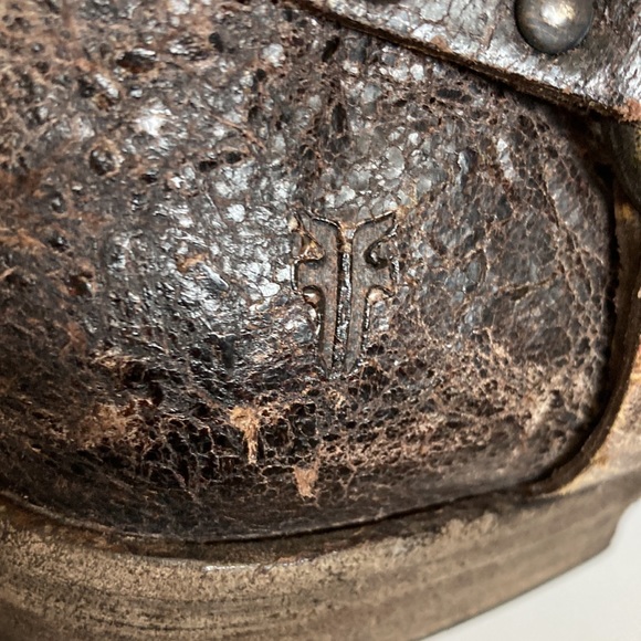 FRYE WOMEN'S PHILLIP STUDDED HARNESS BOOTS ROUND TOE Crackled Leather 9.5 Brown - Picture 11 of 15